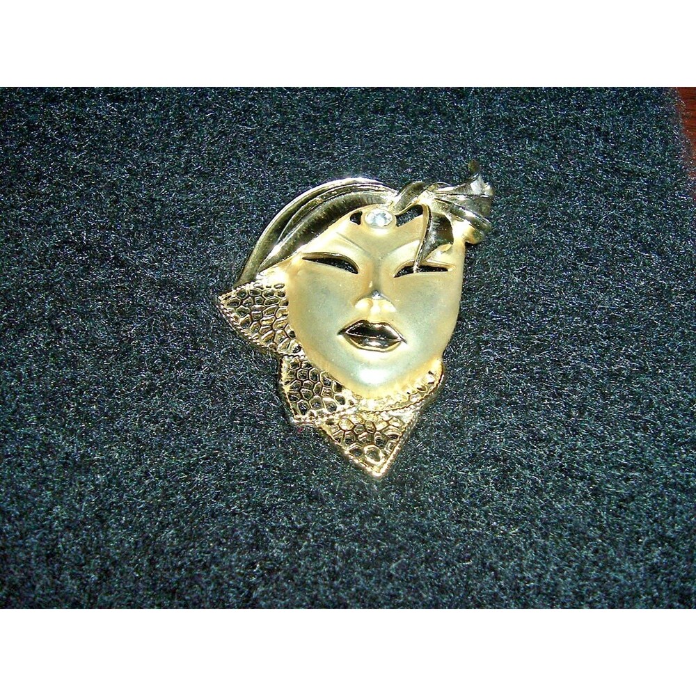 Vintage Marti Gras Mask Pin Brooch Satin Finish Gold Tone Metal w/Rhinestone